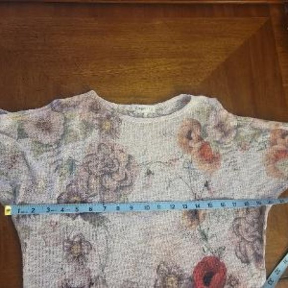 Ginger G Floral Top - Picture 11 of 11